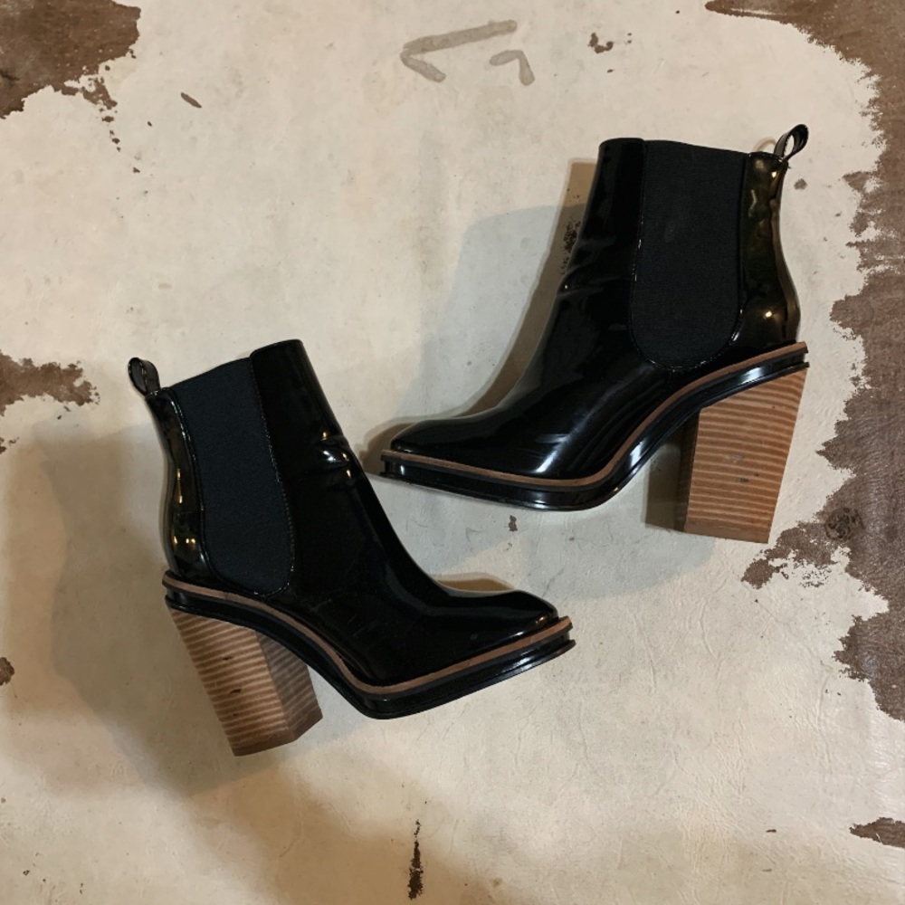Aldo Black Faux Leather booties 👢
